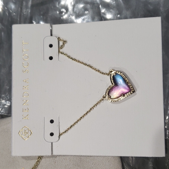 Kendra Scott Jewelry - NWT Kendra Scott necklace